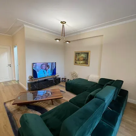 In Pazari I Ri טיראנה