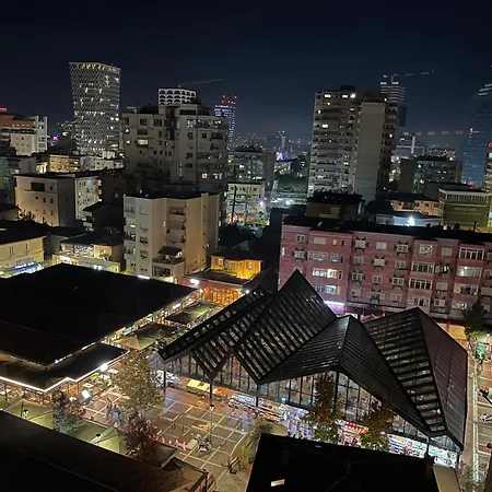 In Pazari I Ri شقة تيرانا